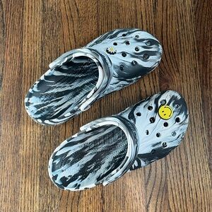 marble crocs